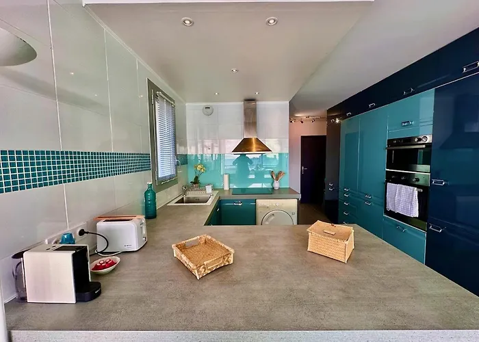 Appartement Pgh N9- Vue Mer, 100m De La & Parking Prive